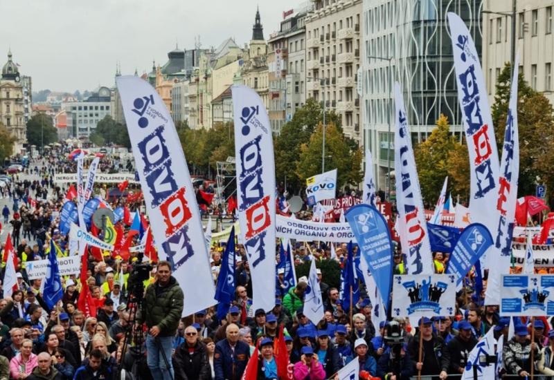 Tisuće na ulicama diljem Europe: Niske plaće, visoke cijene, ugrožavanje prava i sloboda 