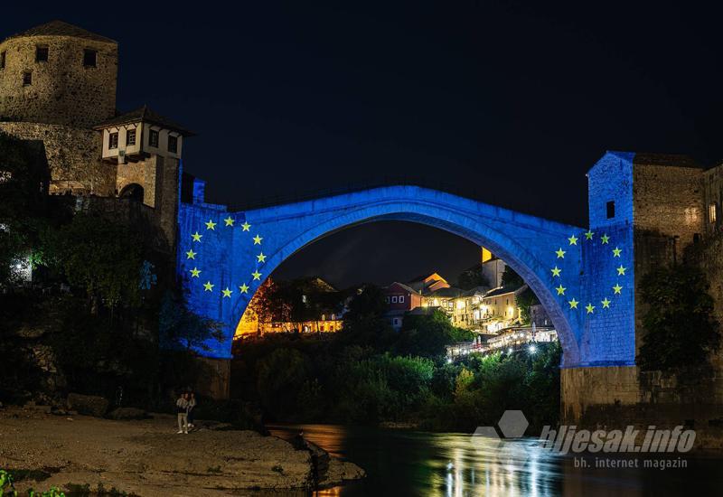 Stari most u bojama EU