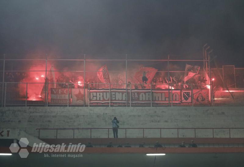 Red Army, navijači FK Velež - Pogledajte atmosferu s mostarskog derbija