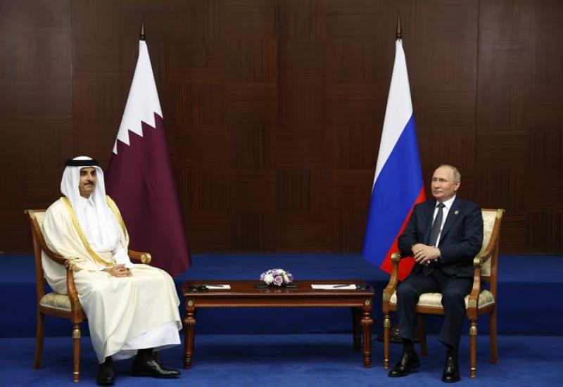 Putin se sastao s katarskim šeikom Tamimom bin Hamadom Al Thanijem - Putin poželio uspjeh Katru u domaćinstvu SP-a