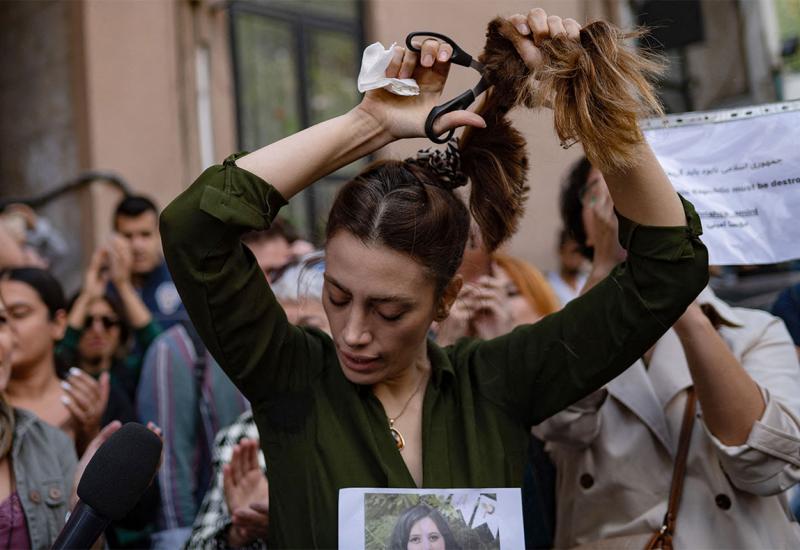 Iranci ponovno na ulicama, veliki prosvjedi protiv vlasti