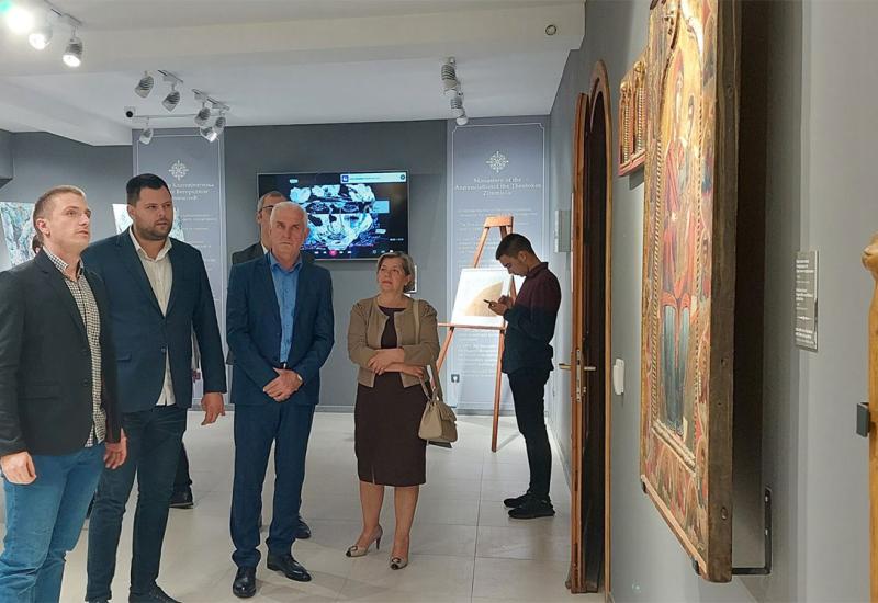 Crnogorski likovni umjetnici predstavili se u muzeju Žitomislić
