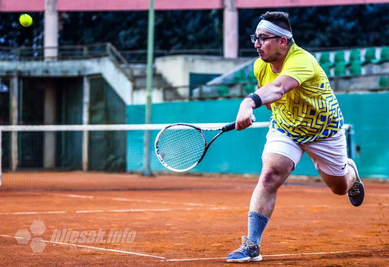 Završena Tenis liga rekreativaca Mostar - Pročitajte više na: https://bljesak.info/sport/ostali-sportovi/karadza-uzeo-zavrsni-masters/396818 - Karadža uzeo završni Masters