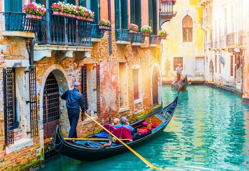 Zbog skoka u venecijanske kanale: Gradonačelnik daje "idiotu diplomu za glupost" 