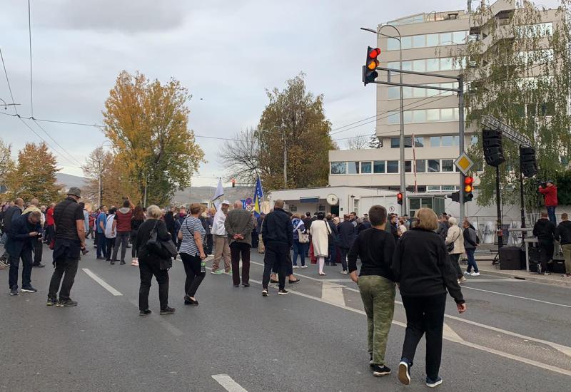 Prosvjedi ispred OHR-a: Plašenje trećim entitetom