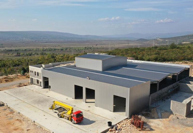 Fotografije izgradnje tvornice za preradu rajčice u Kreševu kraj Mostara - Marinada reagirala na Raspudićeve izjave o tvornici rajčica kraj Mostara