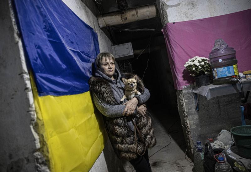 Život u skloništima - Ukrajina: Civili u Zaporožju većinu dana provode u skloništima