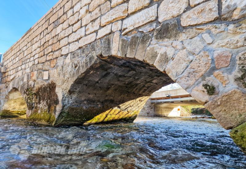Ilići: Novo ruho Kamenog mosta  - Stariji od Starog: Kameni most u Ilićima obnovljen kamenom iz Ćirine zgrade 