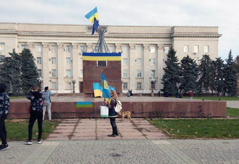 Ukrajinske zastave u Hersonu - Ukrajinska vojska ušla u Herson