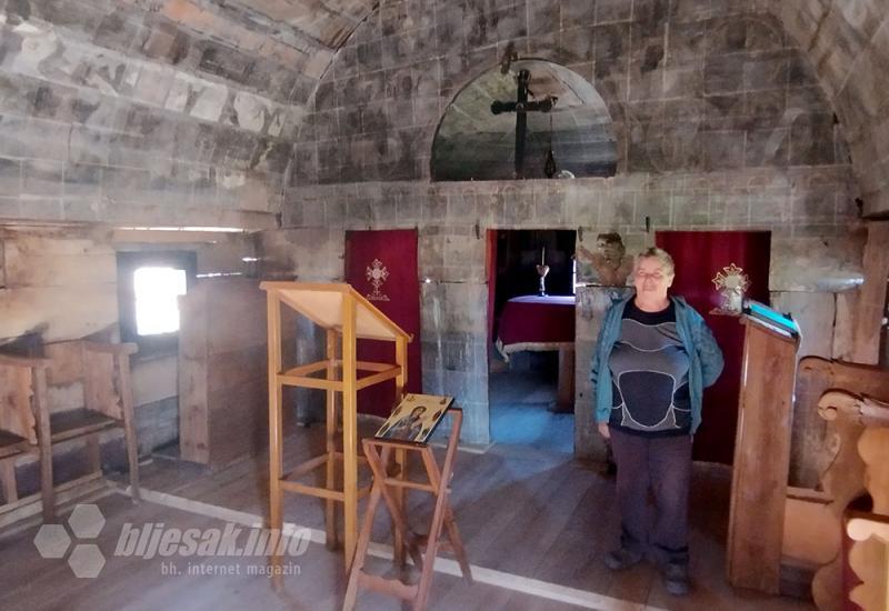 Julija nam je otključala crkvu - Făget: Naklon svecima zarobljenim ispod folije (Transilvanijom uzduž & poprijeko 1)