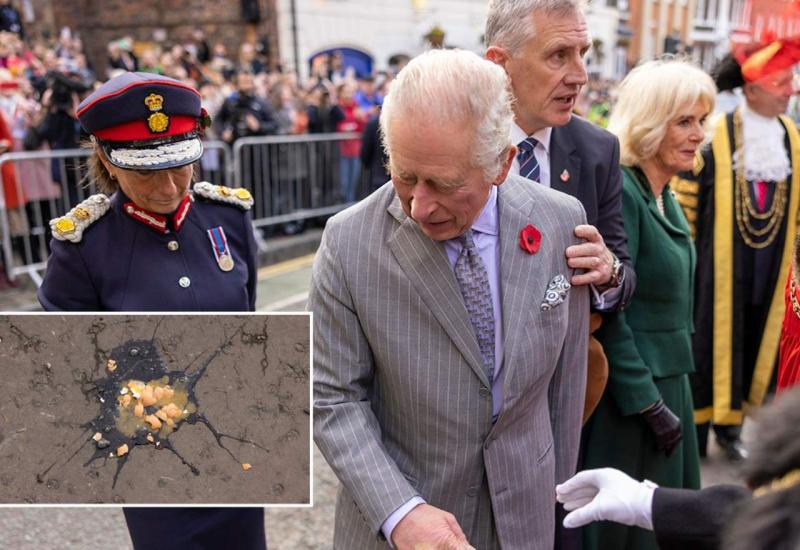 VIDEO | Kralja Charlesa gađali jajima: Evo njegove reakcije 