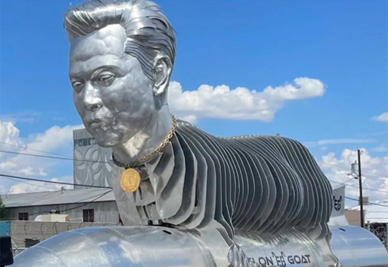 Radnici napravili spomenik Elonu Musku