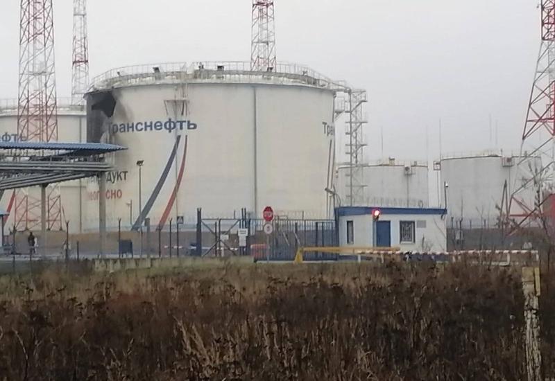 Oštećenje na skladištu goriva u Rusiji - Rusija: Ukrajinci su dronom napali skladište goriva duboko unutar našeg teritorija