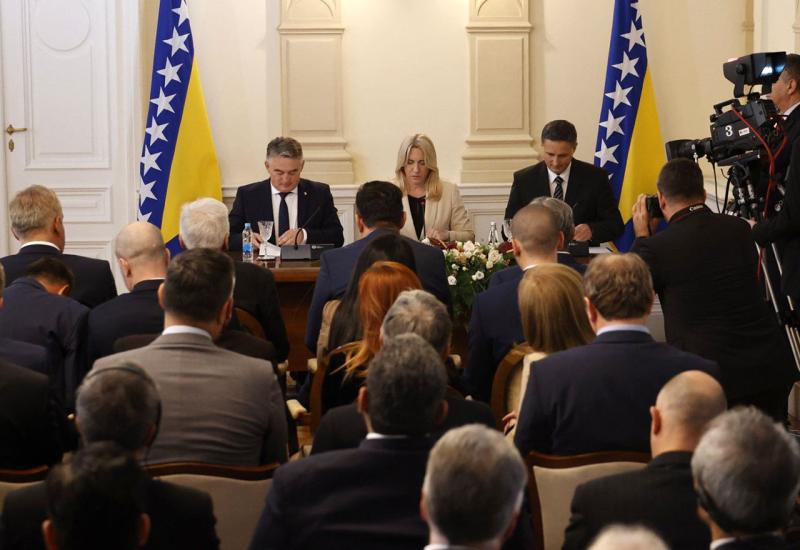 Novoizabrani članovi Predsjedništva Bosne i Hercegovine preuzeli  mandat  - Prvo slavlje novog Predsjedništva samo za dvoje