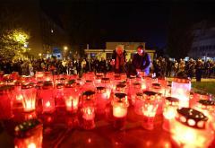 U mostarskoj Vukovarskoj ulici zapaljene svijeće za sve žrtve Grada Heroja