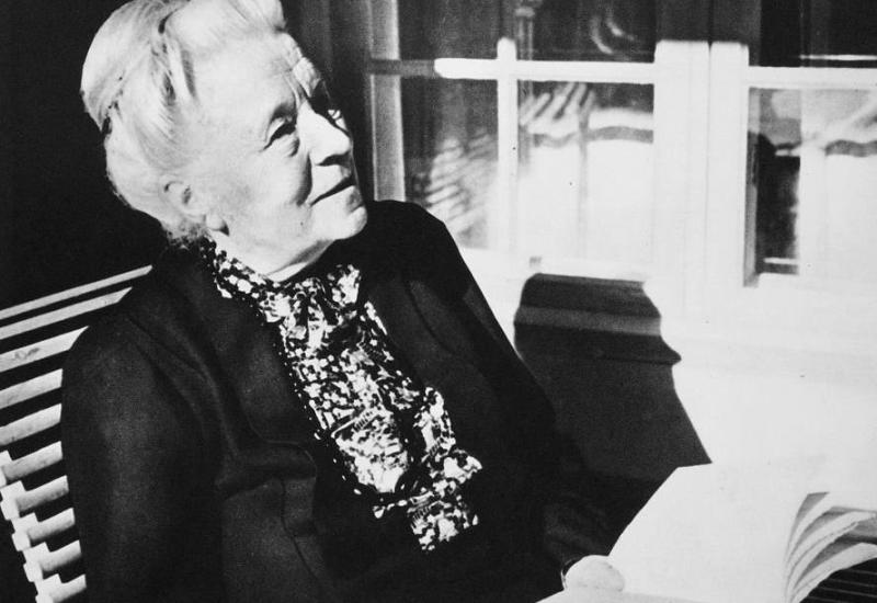 Stvaralaštvo joj je protkano pučkim pjesmama, legendama, islandskim sagama i usmenim pripovijetkama - Ona je prva žena dobitnica Nobelove nagrade za književnost