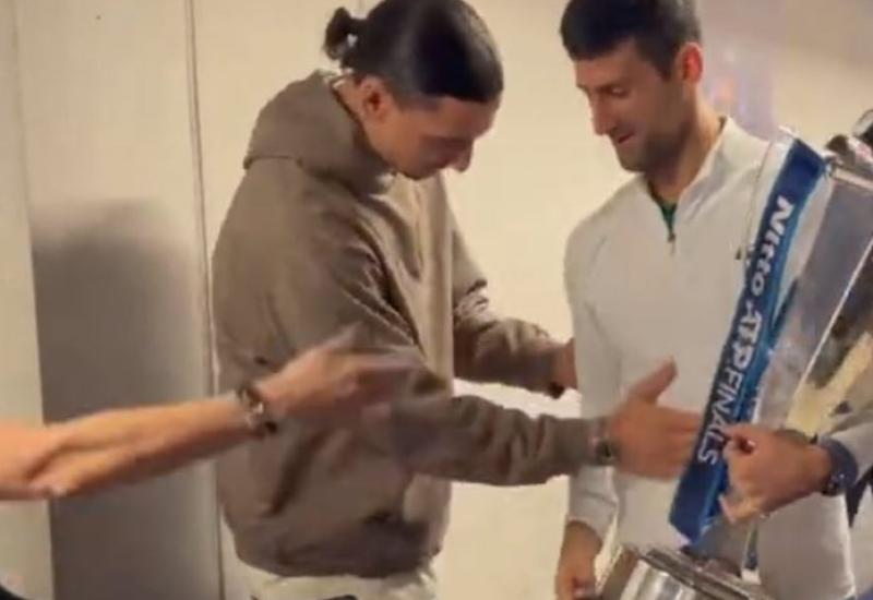 Novak Zlatanu: Nisam loš, ne baš kao ti