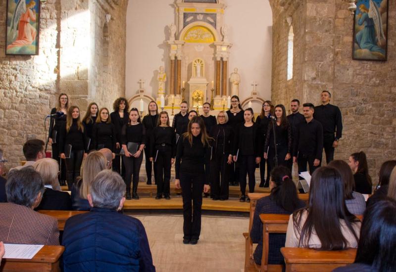 Stara crkva u Gorici bila je ispunjena zborskom pjesmom