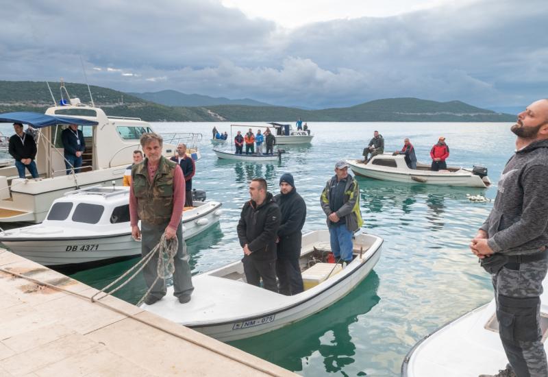 Neum: Najveću lignju s obale ulovio je Julijan Mrvalj