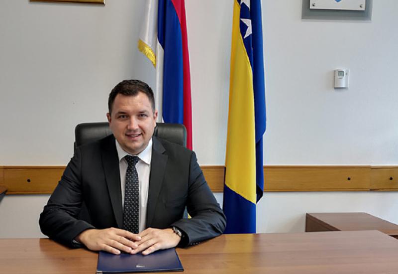 Ministar Lučić - SIPA u teretani uhitila ministra