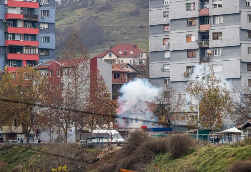 Inicidenti na Kosovu - Incidenti na sjeveru Kosova uoči izbora: Pucnjava i ekspolozije, nekoliko osoba ozlijeđeno