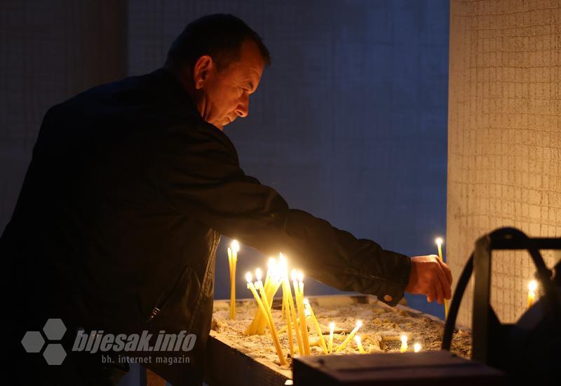 FOTO | Vladika Dimitrije služio svetu liturgiju: Ohrabrenje mostarskim pravoslavcima 