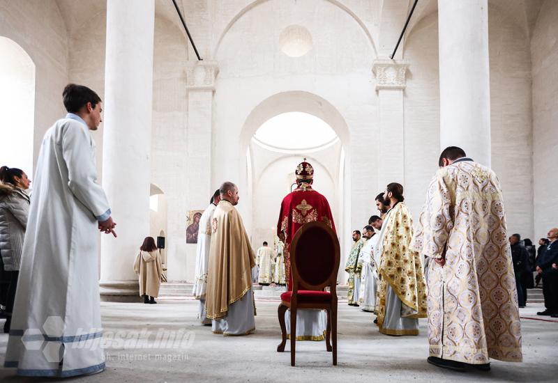 FOTO | Vladika Dimitrije služio svetu liturgiju: Ohrabrenje mostarskim pravoslavcima 