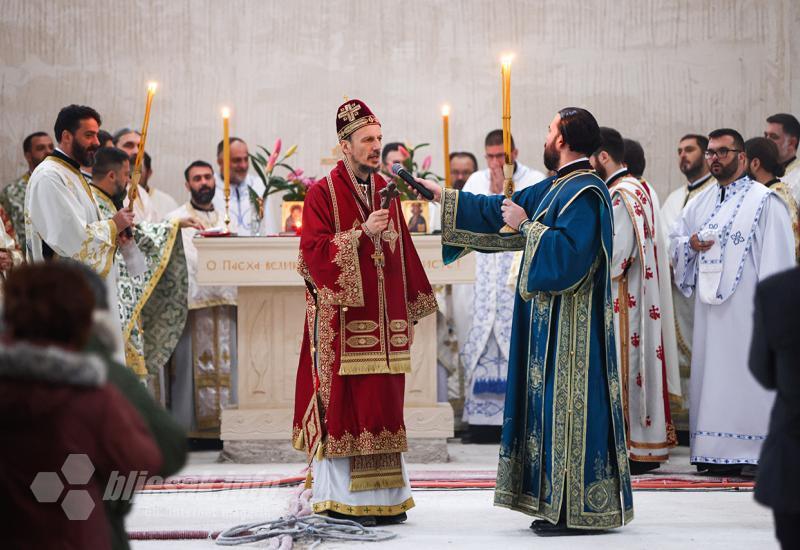 FOTO | Vladika Dimitrije služio svetu liturgiju: Ohrabrenje mostarskim pravoslavcima 