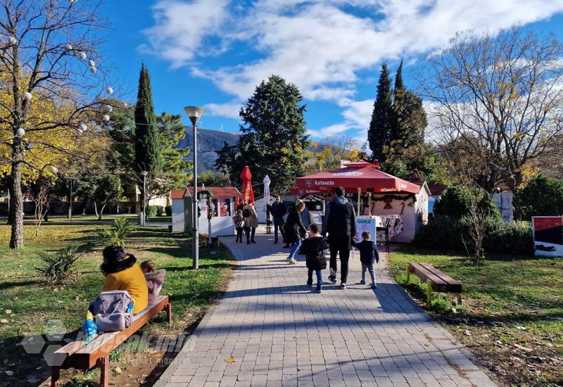 Sunčanom stranom parka - Sunčana nedjelja u Mostaru