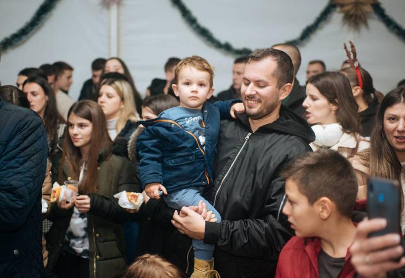 Božićnim veselanjem otvoren Advent u Bijelom Polju