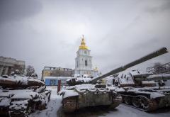 Pao snijeg: Nepovoljni zimski uvjeti otežavaju život stanovnika Kijeva