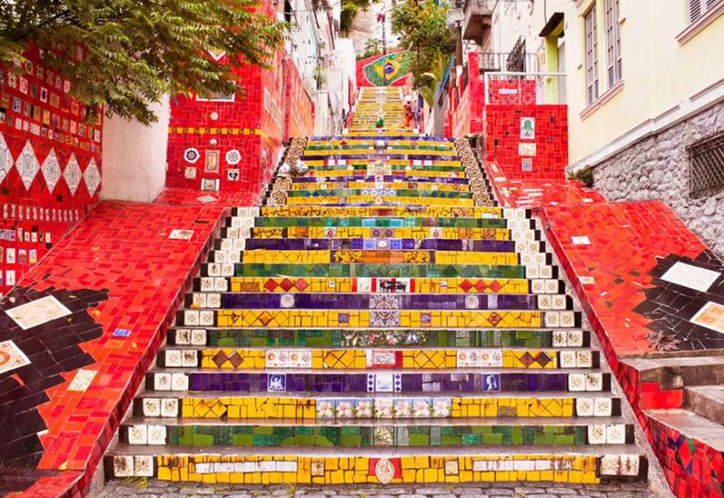 Tužna priča iza šarenih stepenica u legendarnoj četvrti u Rio de Janeiru