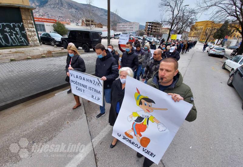 Prosvjed zdravstvenih djelatnika u Mostaru (arhiva) - Štrajkovi u Hercegovini: Koliko smo nezadovoljni bili ove godine?