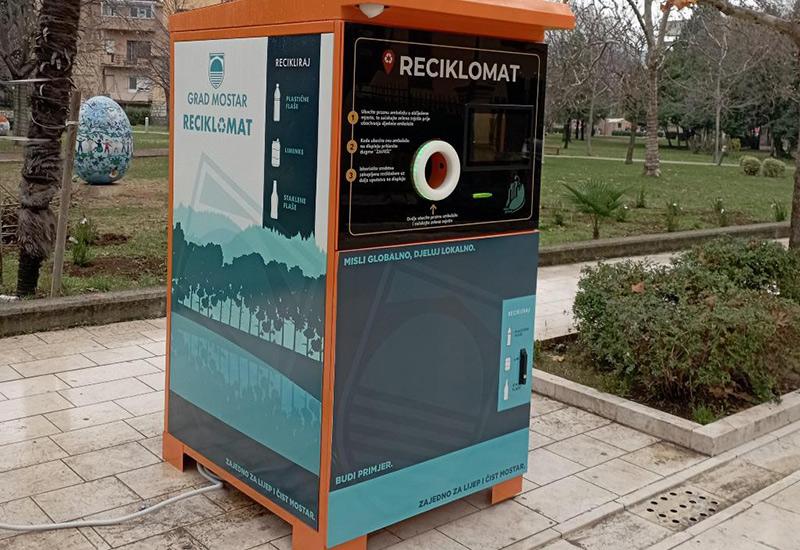 Mostar: U sklopu Adventa postavljeni aparati za reciklažu