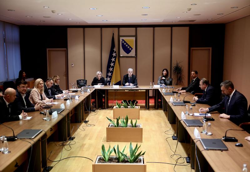 Počeo je sastanak HDZ-a, SDP-a, SNSD-a i njihovih koalicijskih partnera