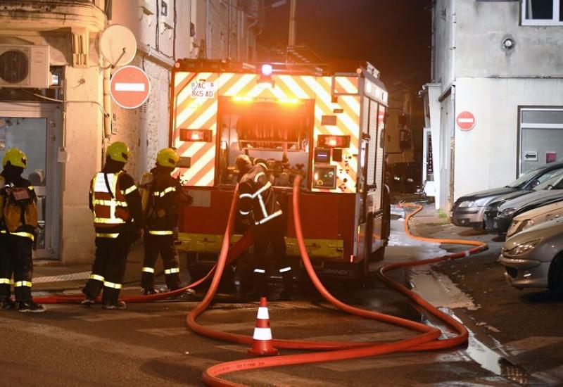 Desetero poginulih u požaru u Lyonu - Desetero poginulih u požaru u Lyonu