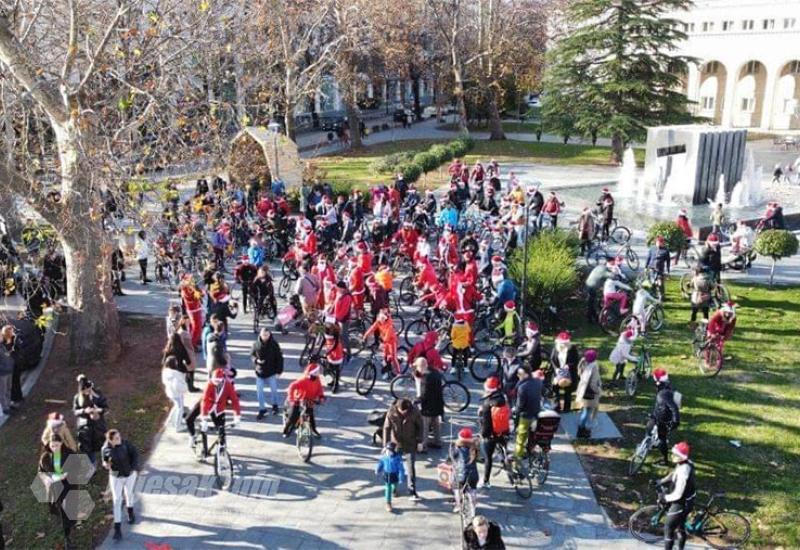 Sve generacije su tu: 11. biciklijada Djedova Božićnjaka u Mostaru