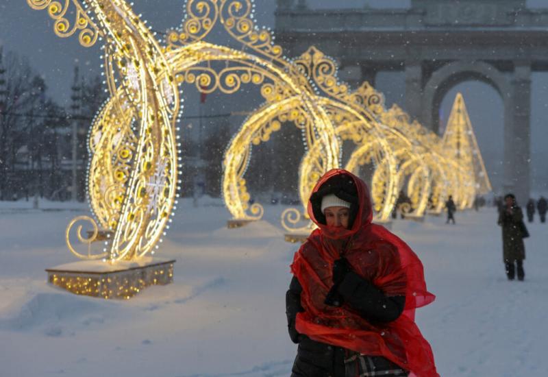Snježna apokalipsa u Moskvi: Snijeg čisti gotovo 120 tisuća ljudi 