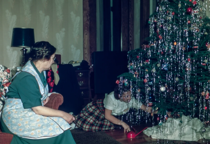 FOTO Trend ukrašavanja božićnog drvca koji smo voljeli u 80-ima vraća se u punom sjaju