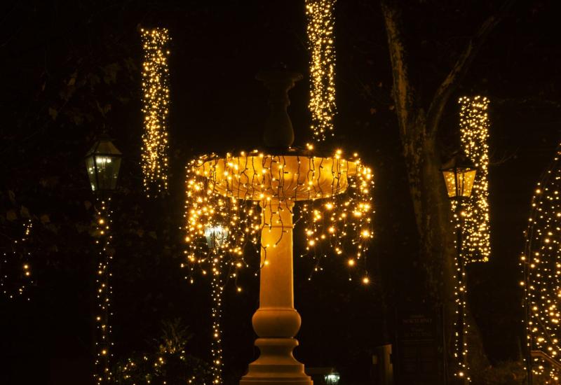 Zimski nocturno na zagrebačkom Gornjem Gradu u parku Grič - FOTO Najčarobniji kutak zagrebačkog Adventa inspiriran noću i zvijezdama