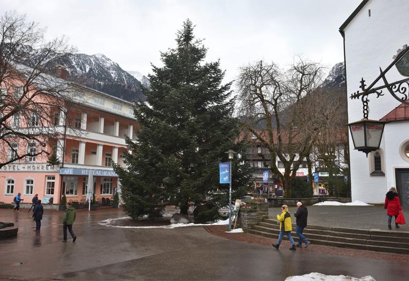 Općina potrošila 50.000 KM na božićno drvce
