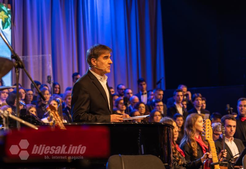 Mostar: Zborovi, orkestri, klape i solisti poklonili gradu blagdanski koncert za pamćenje