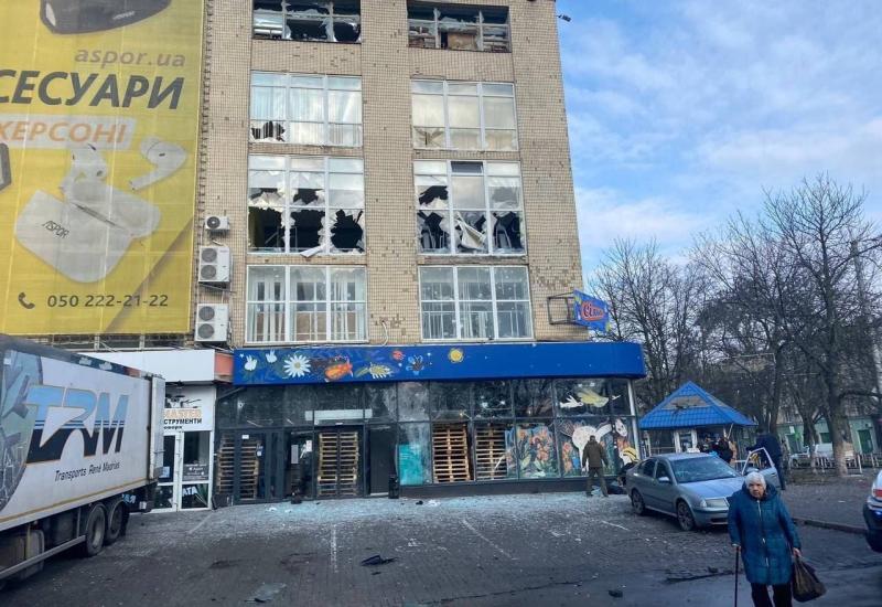 Ruski napad na civile u Hersonu - Ruski pokolj ukrajinskih civila na Badnjak: Najmanje osmero mrtvih, više desetina ranjenih