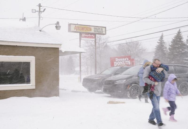 Pola Amerike paralizirano: ledene kiše, poplave i rekordne hladnoće