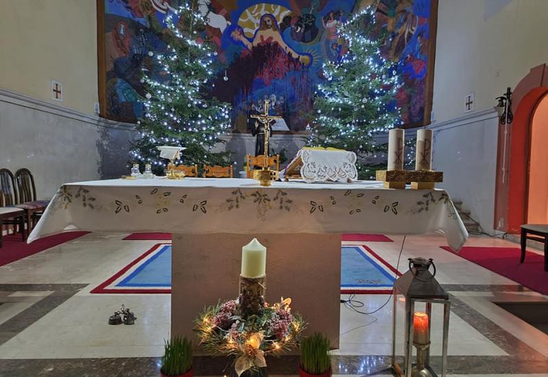 Oltar u crkvi Sv. Franje u Gučoj Gori - Fra Davor Petrović za Bljesak: Koliko je mira ovog Božića u nama i našim obiteljima? 