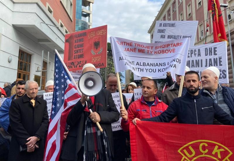 Prosvjedi u Albaniji: Mitrovica je naša!