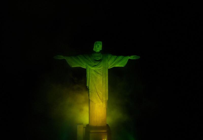 Spomenik Kristu Otkupitelju iznad Rio de Janeira - Brazil se oprašta od najvećeg: Proglašeno sedam dana žalosti