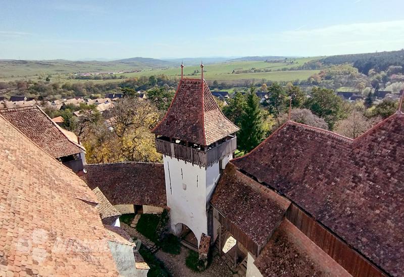 Pogled sa stražarske kule - Viscri, selo kralja Charlesa (Transilvanijom uzduž & poprijeko 5)