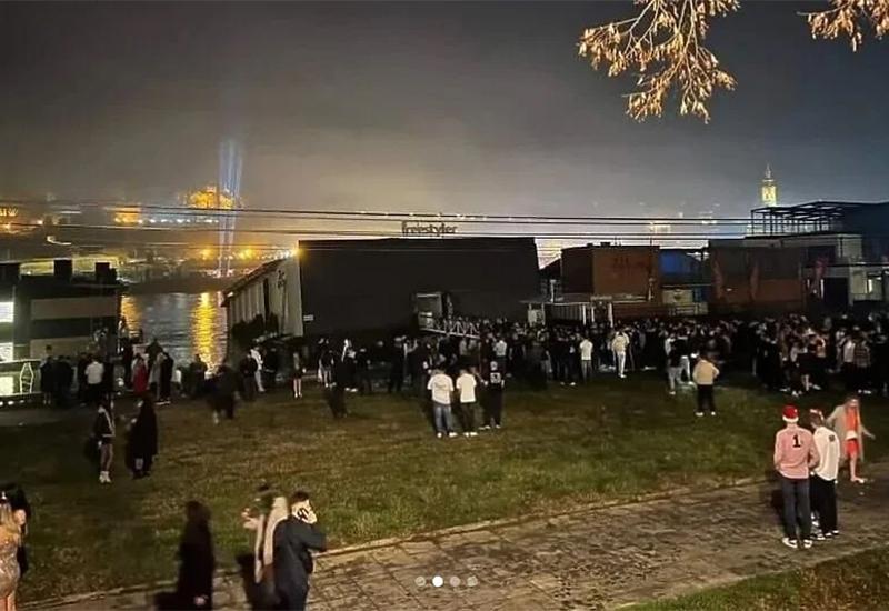 Na dočeku potonuo poznati splav - Drama u Beograd: Na dočeku potonuo poznati splav, posjetitelji evakuirani!