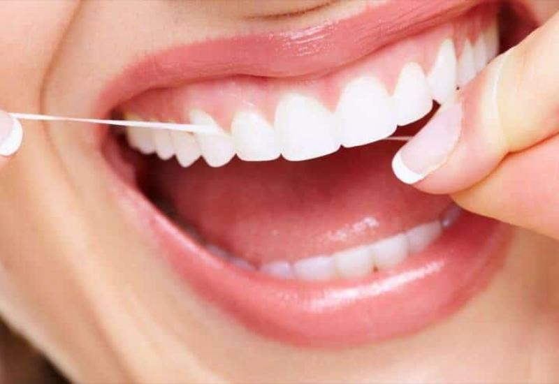 Desni vam krvare kada zube čistite koncem? Postoji 5 jednostavnih načina kako to spriječiti